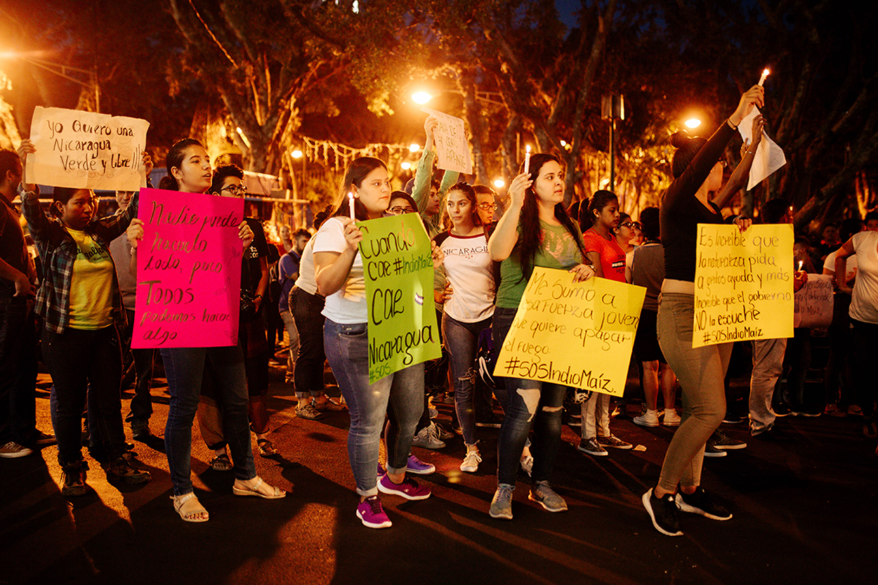 Jóvenes protestan en las calles de Matagalpa, por Indio Maíz.